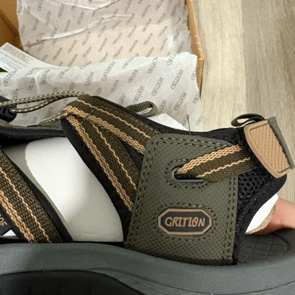 Men's Grition Green Outdoor Sandals. Size 10